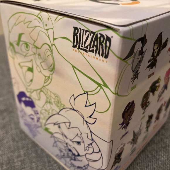 Cute But Deadly miniature action figure - Picture 4 of 6